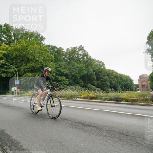 14.09.2025 - Stadtparktriathlon Michael Burmester http://msf.ph/oto/8890759 14.09.2025 10:03:55 Radfahren 509 meine-sportfotos.de