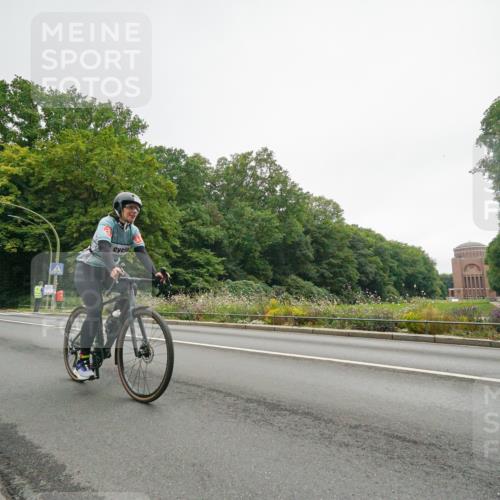 14.09.2025 - Stadtparktriathlon Michael Burmester http://msf.ph/oto/8890761 14.09.2025 10:04:09 Radfahren 511, 578 meine-sportfotos.de