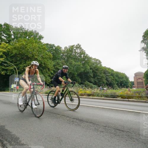 14.09.2025 - Stadtparktriathlon Michael Burmester http://msf.ph/oto/8890767 14.09.2025 10:04:48 Radfahren 521, 522, 531, 557, 566, 574, 619 meine-sportfotos.de