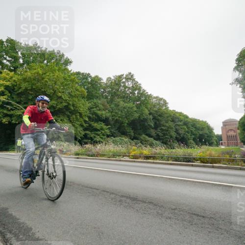 14.09.2025 - Stadtparktriathlon Michael Burmester http://msf.ph/oto/8890771 14.09.2025 10:04:52 Radfahren 521, 522, 531, 557, 566, 567, 574, 598, 619 meine-sportfotos.de