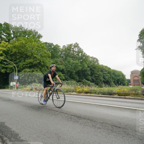 14.09.2025 - Stadtparktriathlon Michael Burmester http://msf.ph/oto/8890777 14.09.2025 10:05:07 Radfahren 527, 536 meine-sportfotos.de