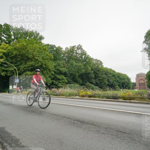 14.09.2025 - Stadtparktriathlon Michael Burmester http://msf.ph/oto/8890793 14.09.2025 10:06:14 Radfahren 519, 590, 600, 601, 602 meine-sportfotos.de