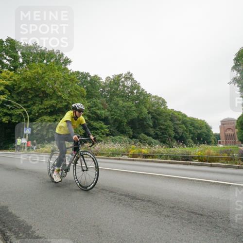 14.09.2025 - Stadtparktriathlon Michael Burmester http://msf.ph/oto/8890809 14.09.2025 10:07:09 Radfahren 513, 584, 604 meine-sportfotos.de