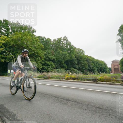 14.09.2025 - Stadtparktriathlon Michael Burmester http://msf.ph/oto/8890811 14.09.2025 10:07:14 Radfahren 513, 584, 604 meine-sportfotos.de