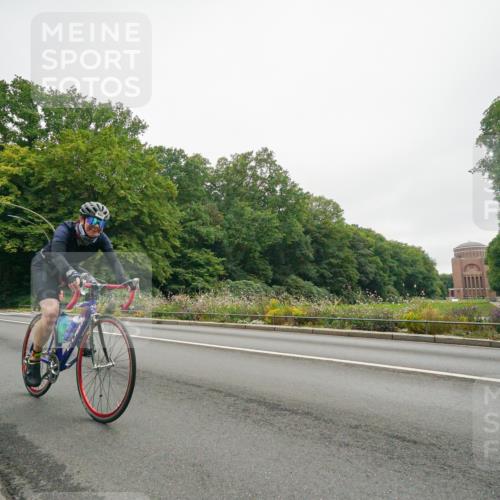 14.09.2025 - Stadtparktriathlon Michael Burmester http://msf.ph/oto/8890818 14.09.2025 10:07:34 Radfahren 524, 537, 545, 548 meine-sportfotos.de