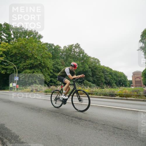 14.09.2025 - Stadtparktriathlon Michael Burmester http://msf.ph/oto/8890822 14.09.2025 10:07:52 Radfahren 554, 608 meine-sportfotos.de