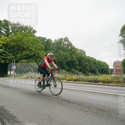 14.09.2025 - Stadtparktriathlon Michael Burmester http://msf.ph/oto/8890825 14.09.2025 10:08:04 Radfahren 556, 575, 580, 591 meine-sportfotos.de