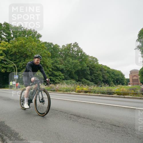 14.09.2025 - Stadtparktriathlon Michael Burmester http://msf.ph/oto/8890837 14.09.2025 10:09:02 Radfahren 576, 585, 614, 616 meine-sportfotos.de
