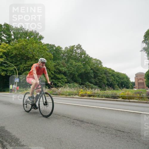 14.09.2025 - Stadtparktriathlon Michael Burmester http://msf.ph/oto/8890840 14.09.2025 10:09:10 Radfahren 518, 595, 616 meine-sportfotos.de