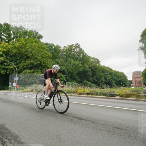 14.09.2025 - Stadtparktriathlon Michael Burmester http://msf.ph/oto/8890853 14.09.2025 10:09:40 Radfahren 512, 525, 551, 583, 599, 660 meine-sportfotos.de