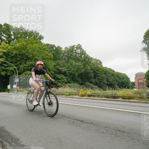 14.09.2025 - Stadtparktriathlon Michael Burmester http://msf.ph/oto/8890856 14.09.2025 10:09:42 Radfahren 512, 525, 551, 583, 660 meine-sportfotos.de
