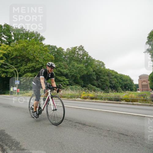 14.09.2025 - Stadtparktriathlon Michael Burmester http://msf.ph/oto/8890863 14.09.2025 10:10:13 Radfahren 544, 571 meine-sportfotos.de