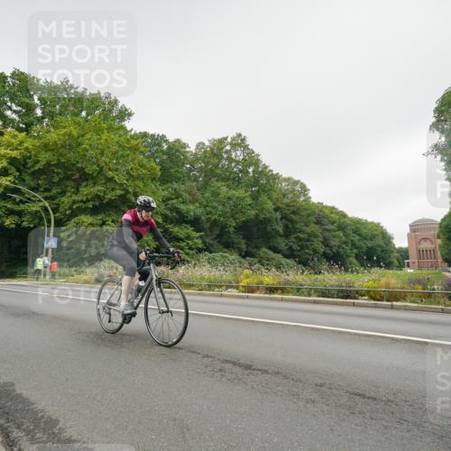 14.09.2025 - Stadtparktriathlon Michael Burmester http://msf.ph/oto/8890870 14.09.2025 10:10:44 Radfahren 514, 529, 564, 620 meine-sportfotos.de