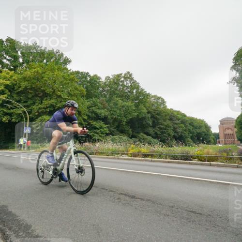 14.09.2025 - Stadtparktriathlon Michael Burmester http://msf.ph/oto/8890875 14.09.2025 10:10:50 Radfahren 514, 529, 564, 620 meine-sportfotos.de