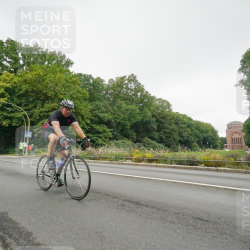 14.09.2025 - Stadtparktriathlon Michael Burmester http://msf.ph/oto/8890889 14.09.2025 10:11:35 Radfahren 532, 534, 565, 589, 596 meine-sportfotos.de