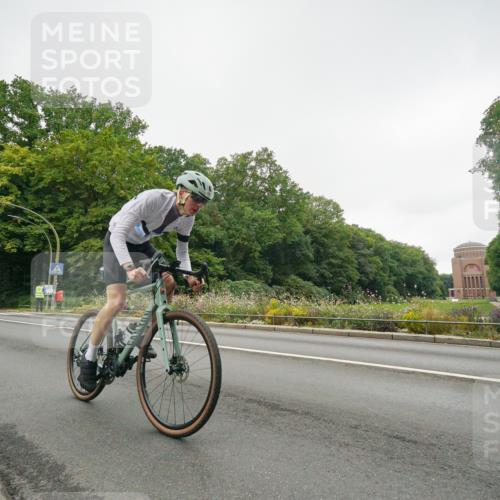 14.09.2025 - Stadtparktriathlon Michael Burmester http://msf.ph/oto/8890904 14.09.2025 10:12:32 Radfahren 563 meine-sportfotos.de