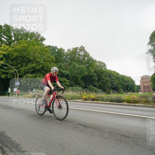 14.09.2025 - Stadtparktriathlon Michael Burmester http://msf.ph/oto/8890913 14.09.2025 10:13:07 Radfahren 531, 566, 578, 610 meine-sportfotos.de