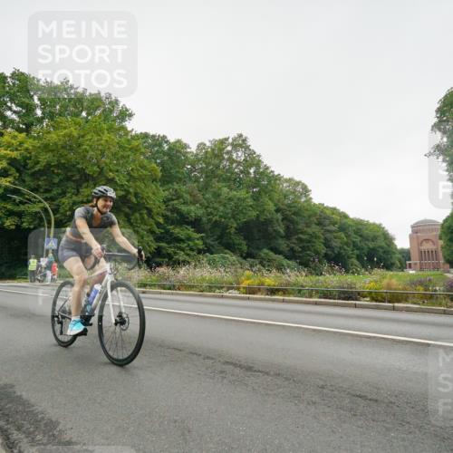 14.09.2025 - Stadtparktriathlon Michael Burmester http://msf.ph/oto/8890920 14.09.2025 10:13:27 Radfahren 521, 522, 526, 527, 546, 562, 586 meine-sportfotos.de