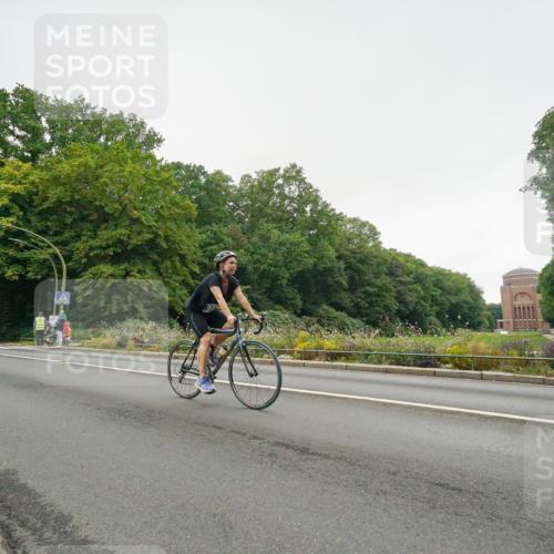 14.09.2025 - Stadtparktriathlon Michael Burmester http://msf.ph/oto/8890923 14.09.2025 10:13:30 Radfahren 521, 526, 527, 546 meine-sportfotos.de