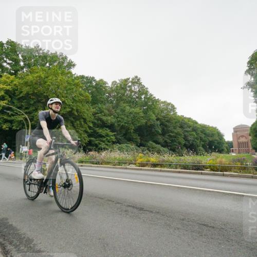 14.09.2025 - Stadtparktriathlon Michael Burmester http://msf.ph/oto/8890925 14.09.2025 10:13:34 Radfahren 526, 527, 546 meine-sportfotos.de