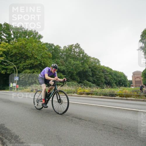 14.09.2025 - Stadtparktriathlon Michael Burmester http://msf.ph/oto/8890932 14.09.2025 10:14:20 Radfahren 511, 524, 557, 570 meine-sportfotos.de