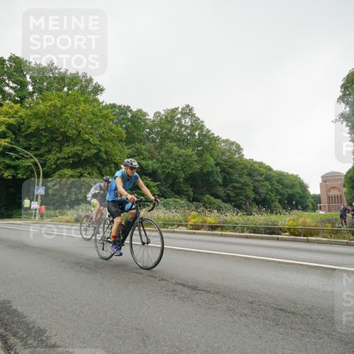 14.09.2025 - Stadtparktriathlon Michael Burmester http://msf.ph/oto/8890936 14.09.2025 10:14:31 Radfahren 511, 517, 590 meine-sportfotos.de