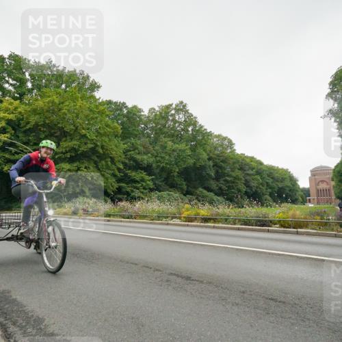 14.09.2025 - Stadtparktriathlon Michael Burmester http://msf.ph/oto/8890939 14.09.2025 10:14:50 Radfahren 536, 582, 584 meine-sportfotos.de