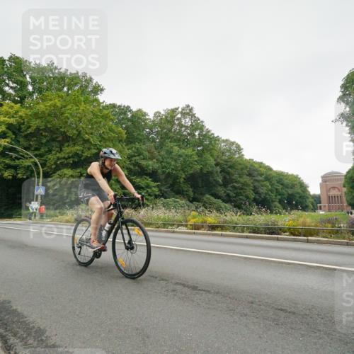 14.09.2025 - Stadtparktriathlon Michael Burmester http://msf.ph/oto/8890958 14.09.2025 10:15:34 Radfahren 519, 556, 591, 706 meine-sportfotos.de
