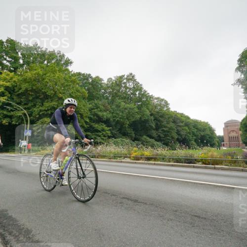 14.09.2025 - Stadtparktriathlon Michael Burmester http://msf.ph/oto/8890965 14.09.2025 10:16:06 Radfahren 537, 607, 618, 624, 681 meine-sportfotos.de