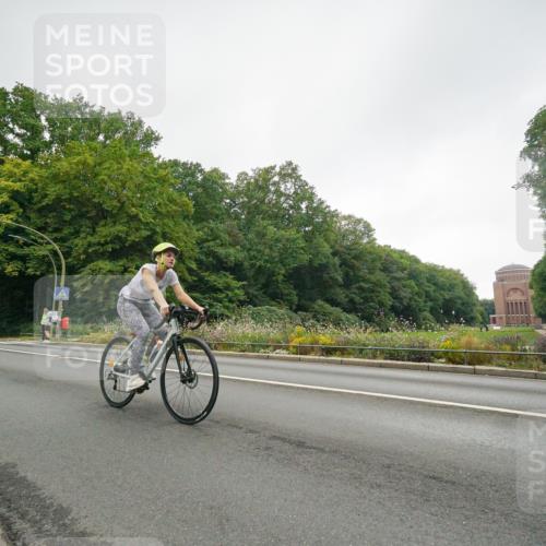 14.09.2025 - Stadtparktriathlon Michael Burmester http://msf.ph/oto/8890975 14.09.2025 10:16:25 Radfahren 542, 555, 573, 580, 587, 595, 598, 642 meine-sportfotos.de