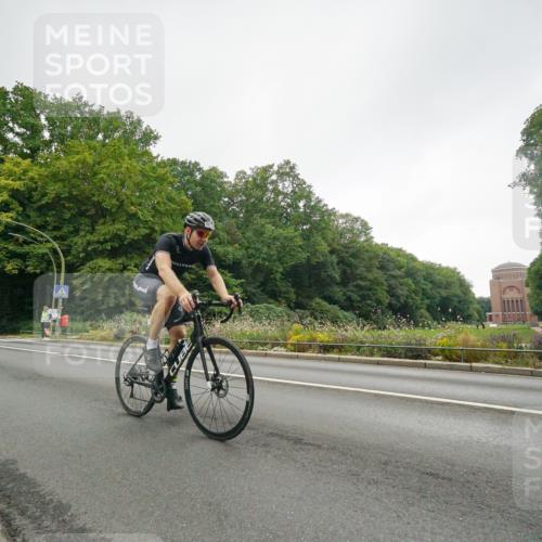 14.09.2025 - Stadtparktriathlon Michael Burmester http://msf.ph/oto/8890977 14.09.2025 10:16:29 Radfahren 513, 555, 573, 580, 595, 629 meine-sportfotos.de