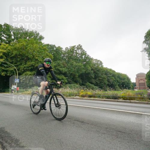 14.09.2025 - Stadtparktriathlon Michael Burmester http://msf.ph/oto/8890978 14.09.2025 10:16:30 Radfahren 513, 555, 573, 580, 595, 629 meine-sportfotos.de