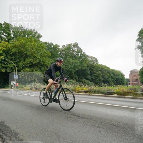 14.09.2025 - Stadtparktriathlon Michael Burmester http://msf.ph/oto/8890979 14.09.2025 10:16:32 Radfahren 513, 550, 555, 573, 595, 615, 629 meine-sportfotos.de