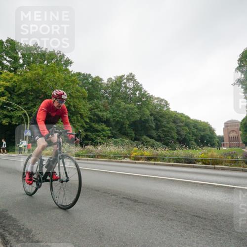 14.09.2025 - Stadtparktriathlon Michael Burmester http://msf.ph/oto/8890987 14.09.2025 10:16:43 Radfahren 550, 585, 588, 614, 615, 629 meine-sportfotos.de