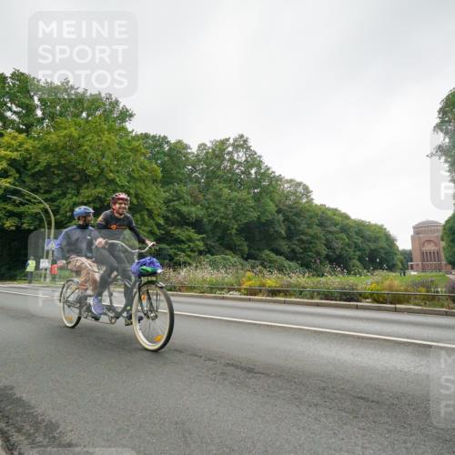 14.09.2025 - Stadtparktriathlon Michael Burmester http://msf.ph/oto/8890988 14.09.2025 10:16:46 Radfahren 585, 588, 594, 614 meine-sportfotos.de