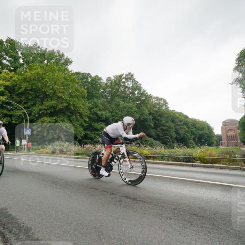 14.09.2025 - Stadtparktriathlon Michael Burmester http://msf.ph/oto/8890990 14.09.2025 10:16:54 Radfahren 535, 576, 594 meine-sportfotos.de