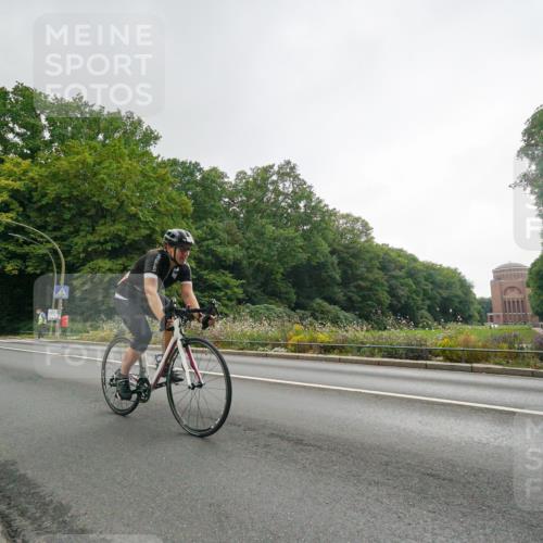 14.09.2025 - Stadtparktriathlon Michael Burmester http://msf.ph/oto/8891003 14.09.2025 10:17:44 Radfahren 571 meine-sportfotos.de