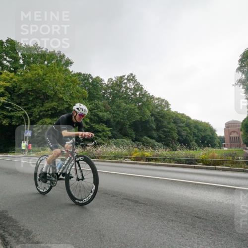 14.09.2025 - Stadtparktriathlon Michael Burmester http://msf.ph/oto/8891010 14.09.2025 10:18:14 Radfahren 602, 662, 664, 674, 718 meine-sportfotos.de
