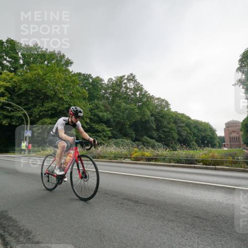 14.09.2025 - Stadtparktriathlon Michael Burmester http://msf.ph/oto/8891012 14.09.2025 10:18:21 Radfahren 564, 583, 662 meine-sportfotos.de