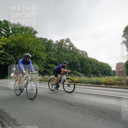 14.09.2025 - Stadtparktriathlon Michael Burmester http://msf.ph/oto/8891013 14.09.2025 10:18:24 Radfahren 561, 564, 583, 662 meine-sportfotos.de