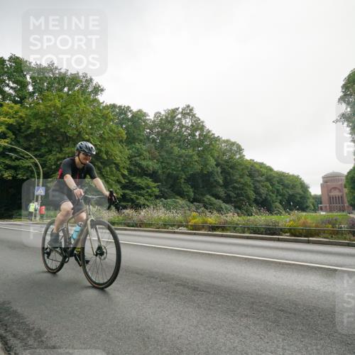 14.09.2025 - Stadtparktriathlon Michael Burmester http://msf.ph/oto/8891039 14.09.2025 10:19:53 Radfahren 534, 563, 633 meine-sportfotos.de