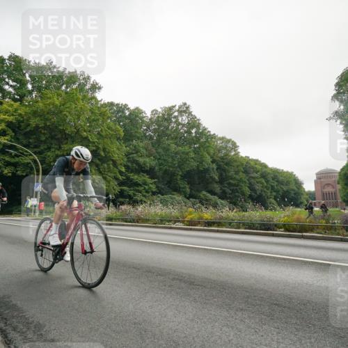 14.09.2025 - Stadtparktriathlon Michael Burmester http://msf.ph/oto/8891045 14.09.2025 10:20:08 Radfahren 539, 592, 611, 632, 661, 677, 687 meine-sportfotos.de