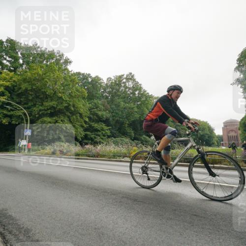 14.09.2025 - Stadtparktriathlon Michael Burmester http://msf.ph/oto/8891047 14.09.2025 10:20:09 Radfahren 539, 592, 611, 632, 661, 677, 687 meine-sportfotos.de