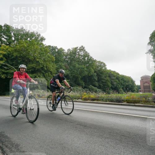14.09.2025 - Stadtparktriathlon Michael Burmester http://msf.ph/oto/8891054 14.09.2025 10:20:20 Radfahren 565, 599, 632 meine-sportfotos.de
