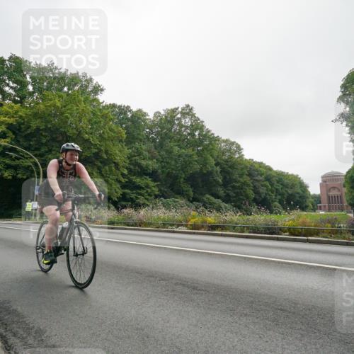 14.09.2025 - Stadtparktriathlon Michael Burmester http://msf.ph/oto/8891058 14.09.2025 10:20:37 Radfahren 547, 620, 628, 685, 688, 702, 710 meine-sportfotos.de