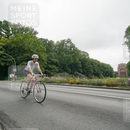14.09.2025 - Stadtparktriathlon Michael Burmester http://msf.ph/oto/8891062 14.09.2025 10:20:42 Radfahren 532, 547, 610, 620, 628, 685, 688, 702, 710 meine-sportfotos.de