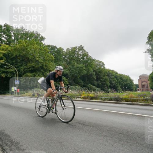 14.09.2025 - Stadtparktriathlon Michael Burmester http://msf.ph/oto/8891082 14.09.2025 10:21:19 Radfahren 524, 566, 648 meine-sportfotos.de