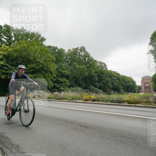 14.09.2025 - Stadtparktriathlon Michael Burmester http://msf.ph/oto/8891086 14.09.2025 10:21:35 Radfahren 509, 528, 570, 657, 691, 705 meine-sportfotos.de