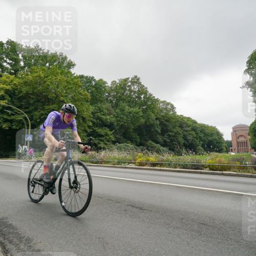 14.09.2025 - Stadtparktriathlon Michael Burmester http://msf.ph/oto/8891094 14.09.2025 10:21:42 Radfahren 528, 531, 562, 570, 586, 691 meine-sportfotos.de
