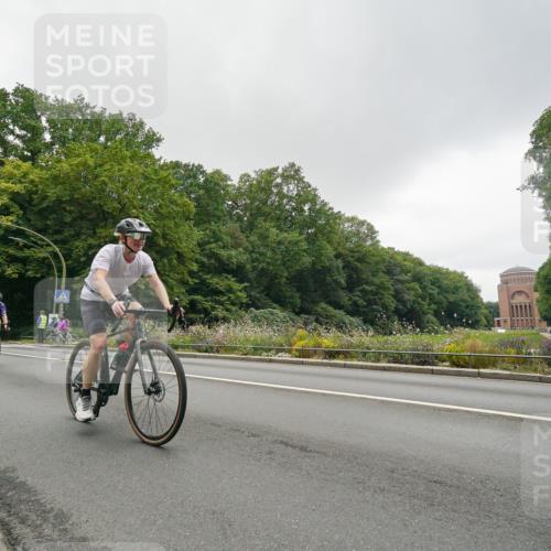 14.09.2025 - Stadtparktriathlon Michael Burmester http://msf.ph/oto/8891098 14.09.2025 10:21:50 Radfahren 531, 562, 586, 639, 697, 712, 714 meine-sportfotos.de